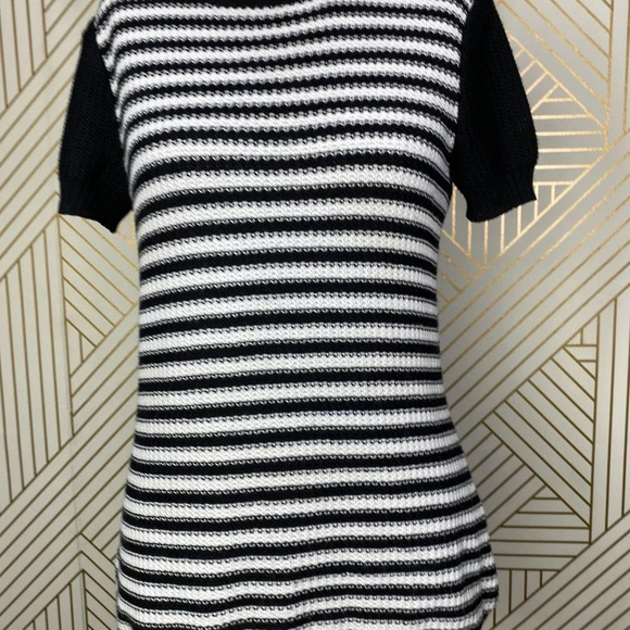 St. John Sport Striped Short Sleeve Sweater in Black & White Size US XS - Picture 3 of 12